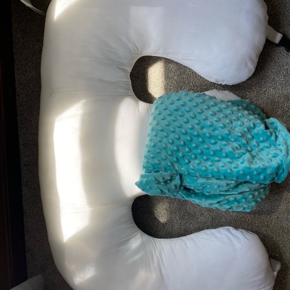 Twin Z Pillow